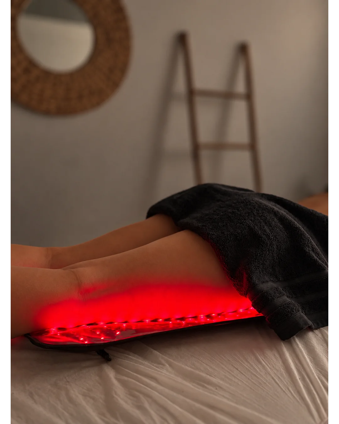 Moment de relaxare pe o saltea cu lumină infraroșie la XPilates & Spa