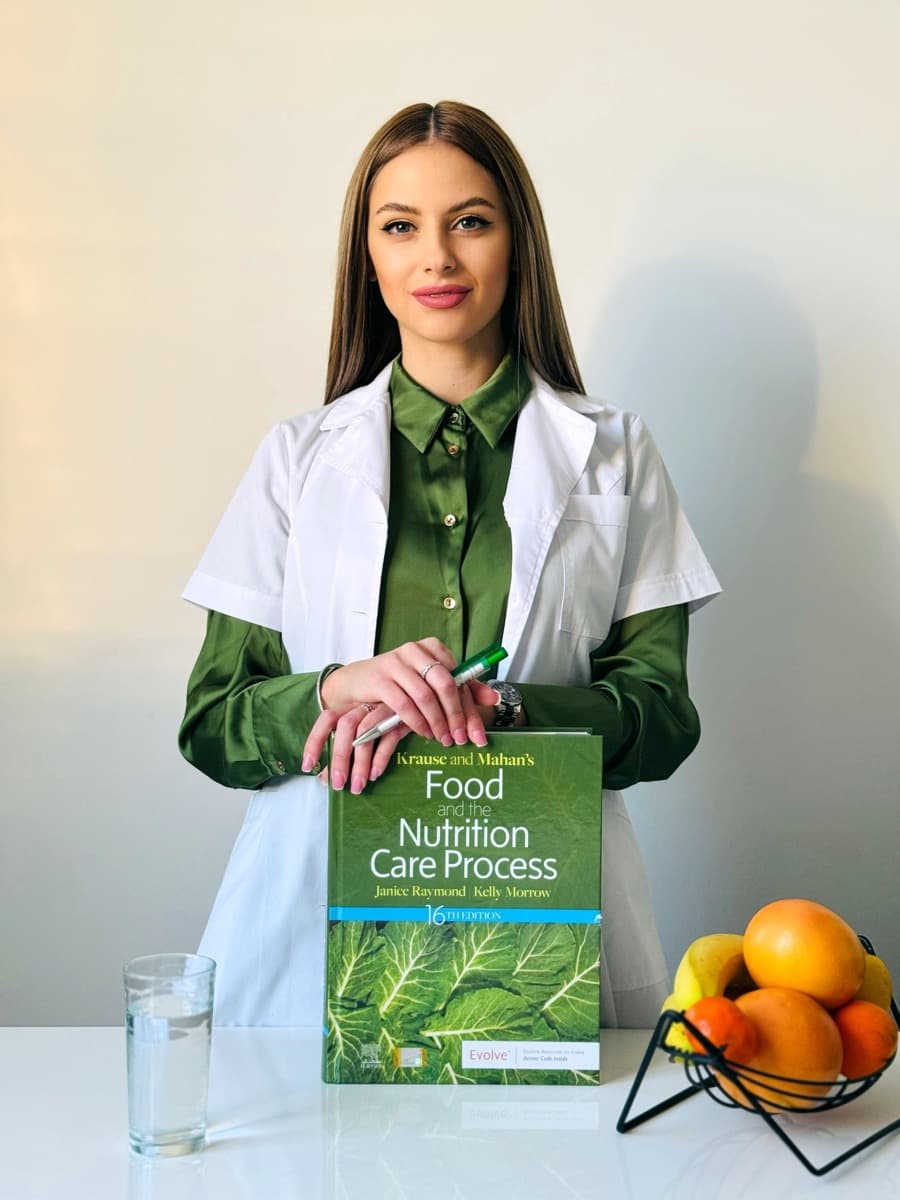 Eliza - Dietetician acreditat la XPilates & Spa